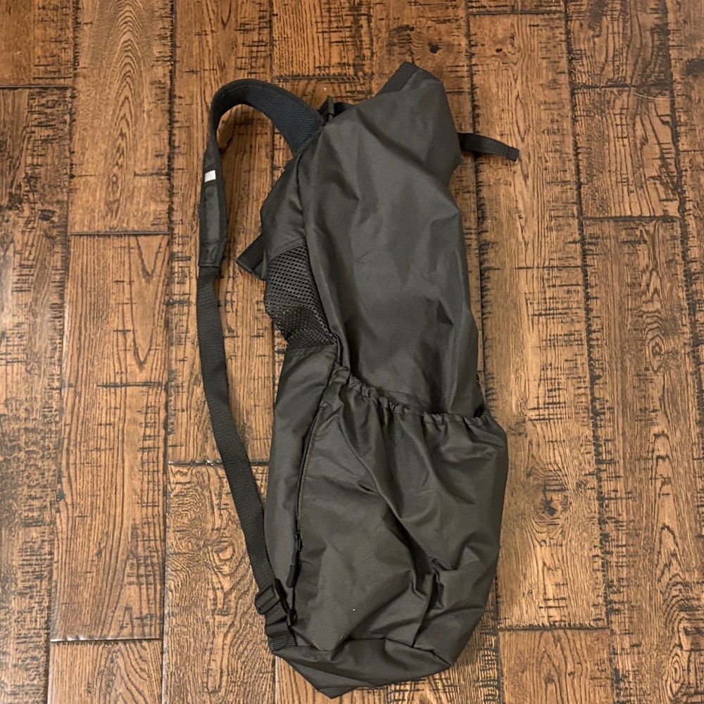 Black yoga Mat Sling Bag